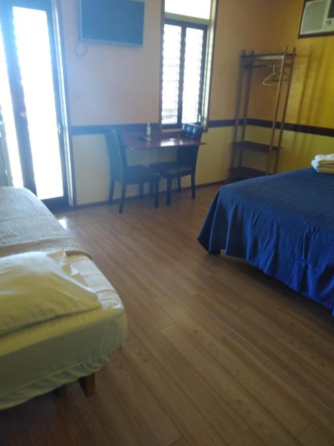 The Lighthouse At Casa Max Hotel โบกัสทาวน์ ภายนอก รูปภาพ