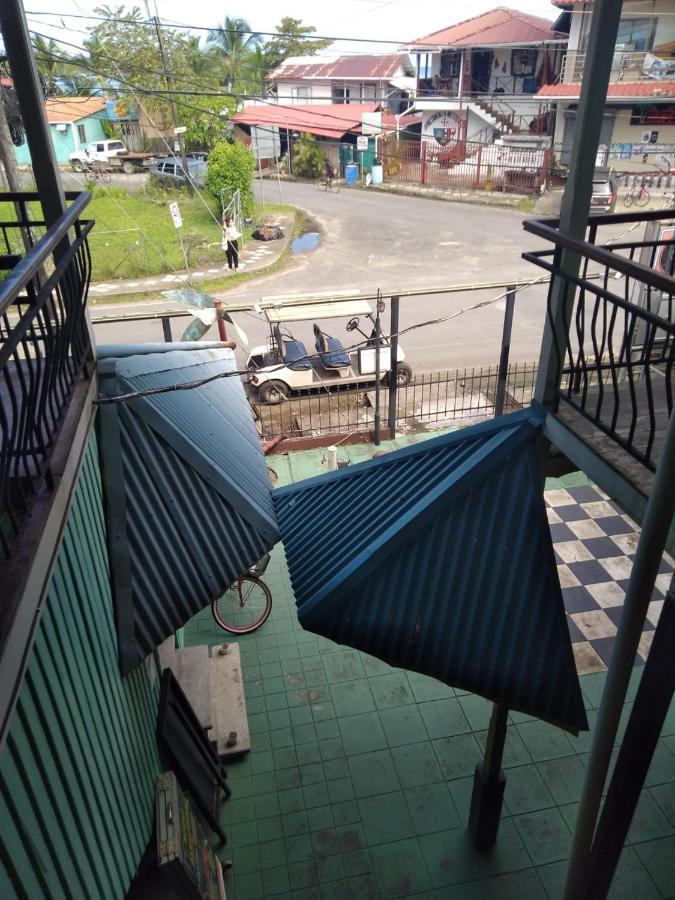 The Lighthouse At Casa Max Hotel โบกัสทาวน์ ภายนอก รูปภาพ