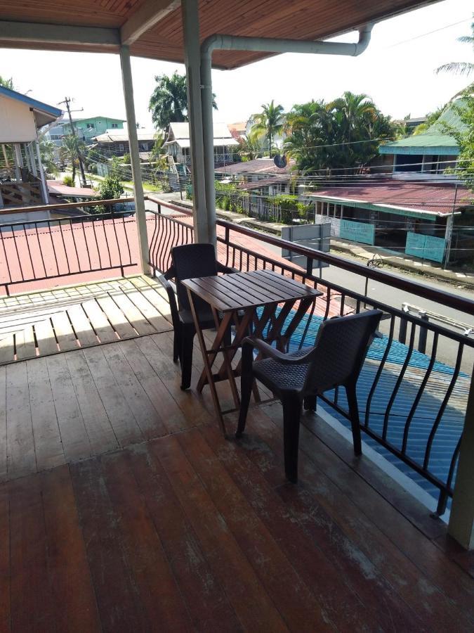 The Lighthouse At Casa Max Hotel โบกัสทาวน์ ภายนอก รูปภาพ
